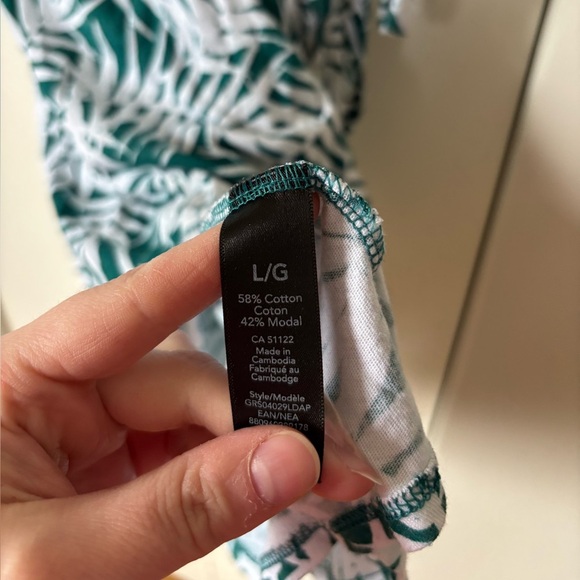 🎉4/30$🎉 George Tropical Wrap Dress – Size Large ✨ - Picture 3 of 4